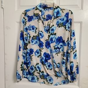 Blue Roses long sleeve  top size M  *N2